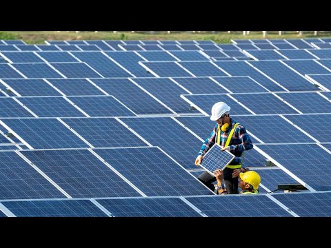 Harnessing the Power of the Sun - The Future of Solar Energy (10 Minutes)